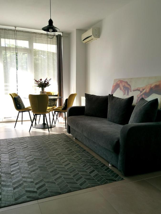 Caraway Apartment Oradea Luaran gambar