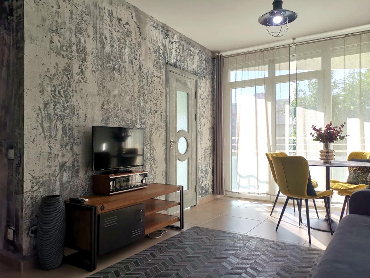 Caraway Apartment Oradea Luaran gambar