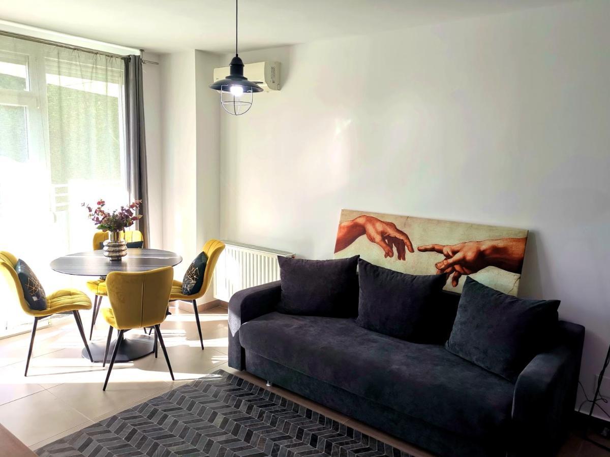 Caraway Apartment Oradea Luaran gambar