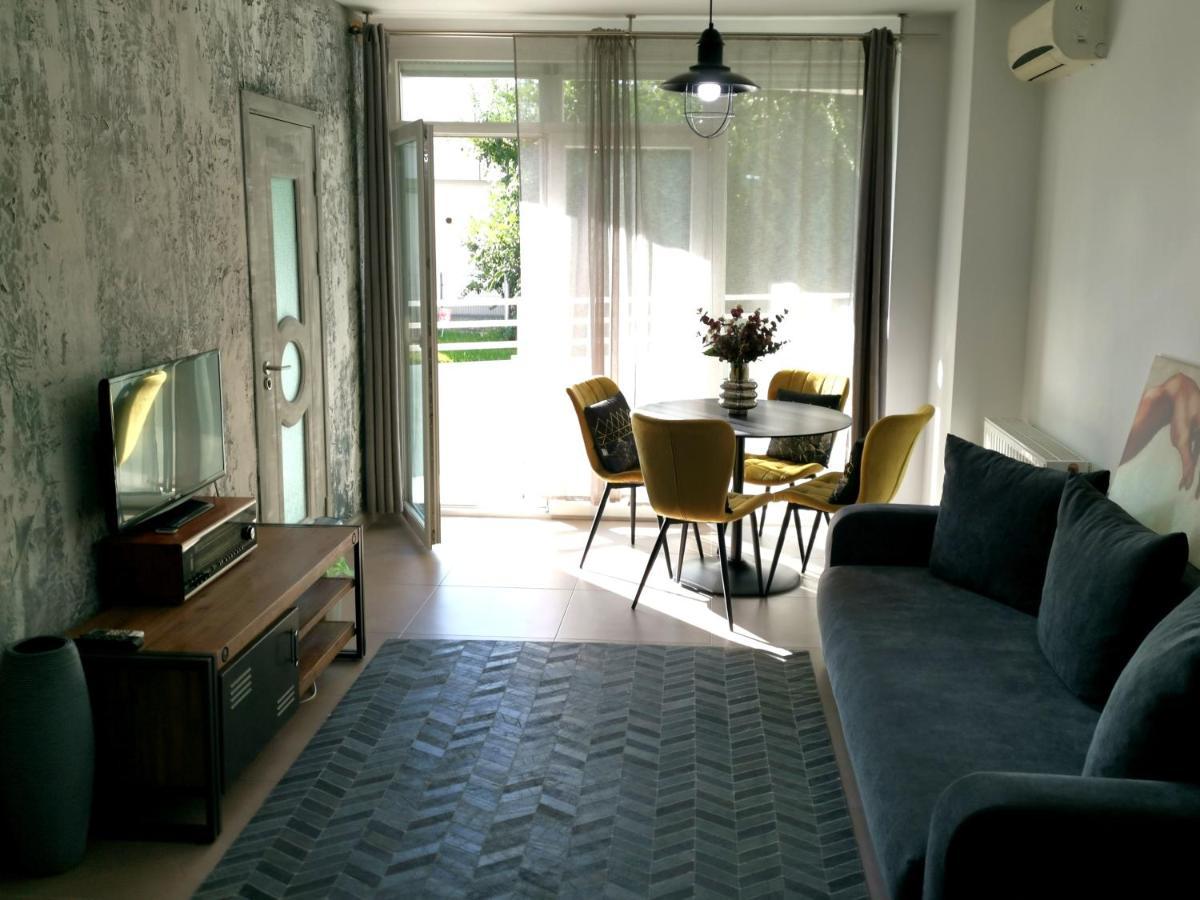 Caraway Apartment Oradea Luaran gambar